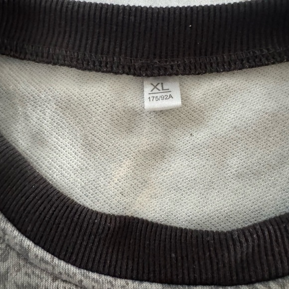 NICE SWEATER SIZE XL WOMEN. Men is M - Picture 5 of 7